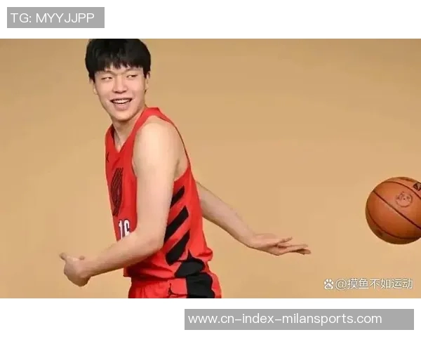 开拓者媒体人杨瀚森亲历亚当斯力量展现感受最强壮之人魅力